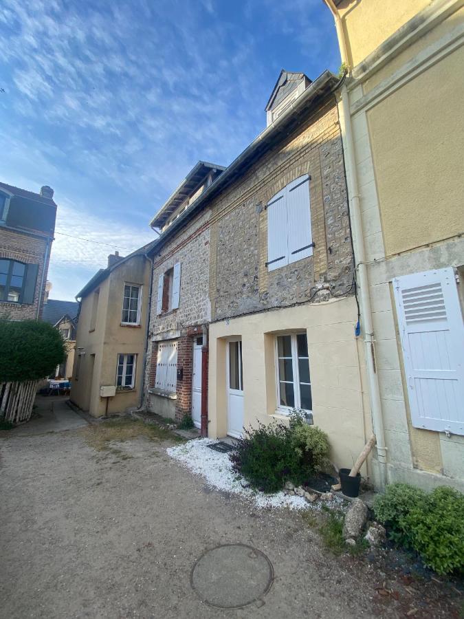 Charmante Maison Au Coeur De Вилервил Екстериор снимка